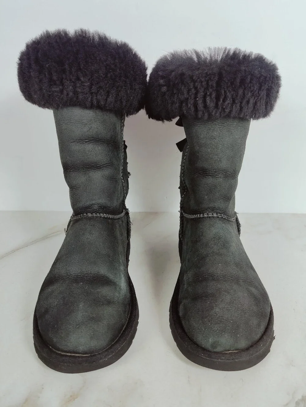 UGG Girls' Bailey Bow Black Suede Shearling Boots, Sz 3